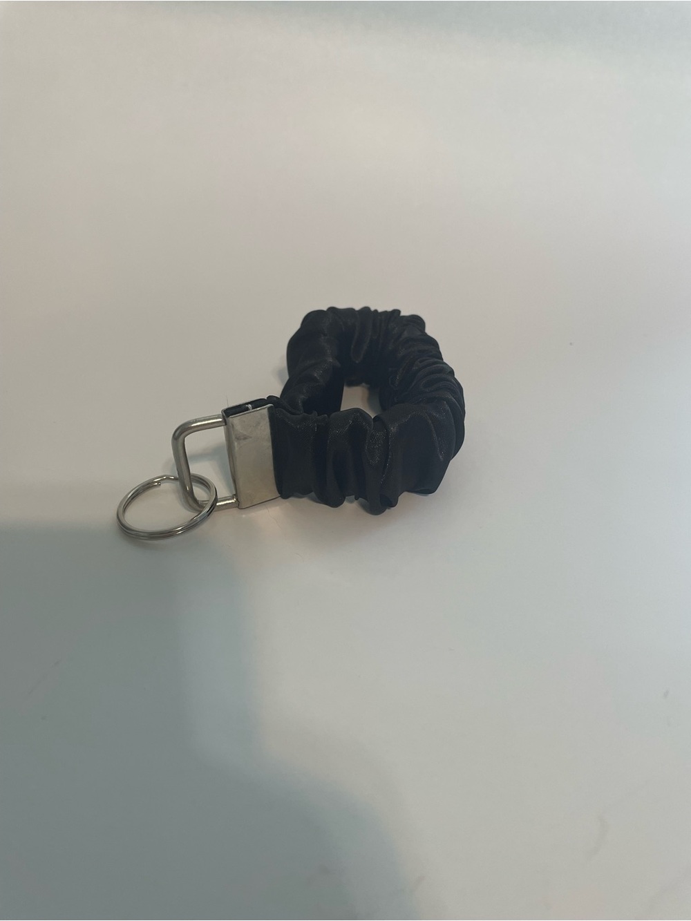 Black Scrunchie Key Ring Bracelet for Women - Chic Wrist Keychain